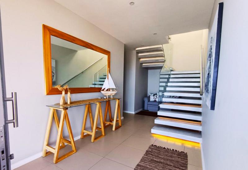 To Let 4 Bedroom Property for Rent in Pinnacle Point Golf Estate Western Cape